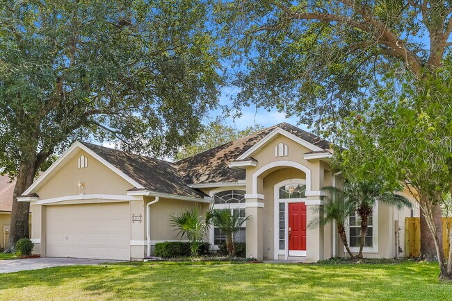 Building Photo - 265 Maplewood Dr