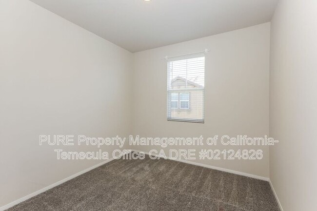 Building Photo - 28240 Heirloom Dr