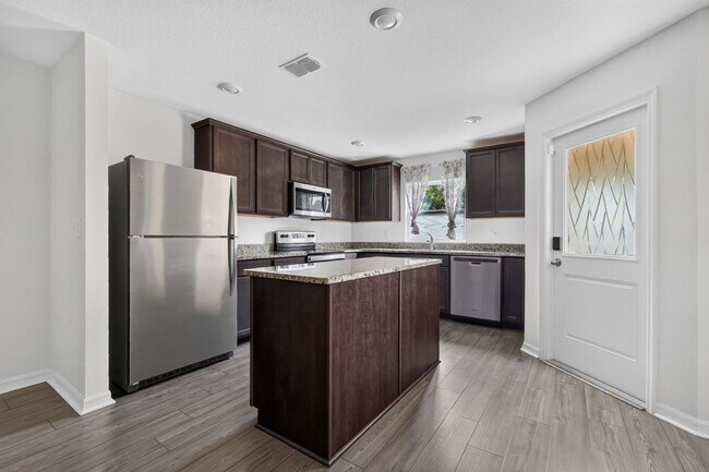 Building Photo - 1564 Wynford Cir