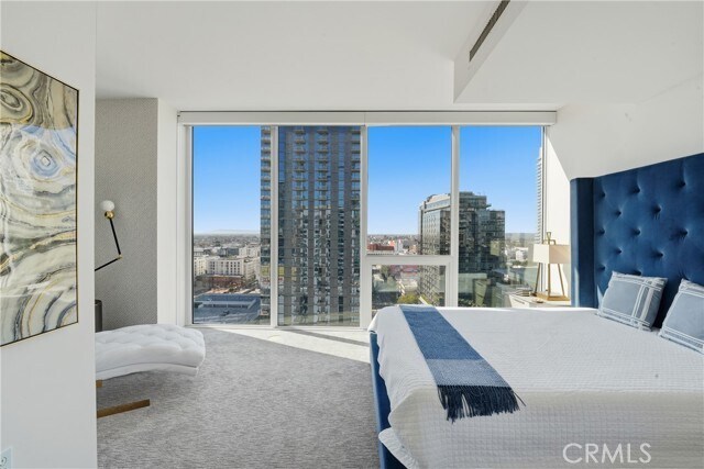 Building Photo - 1050 S Grand Ave