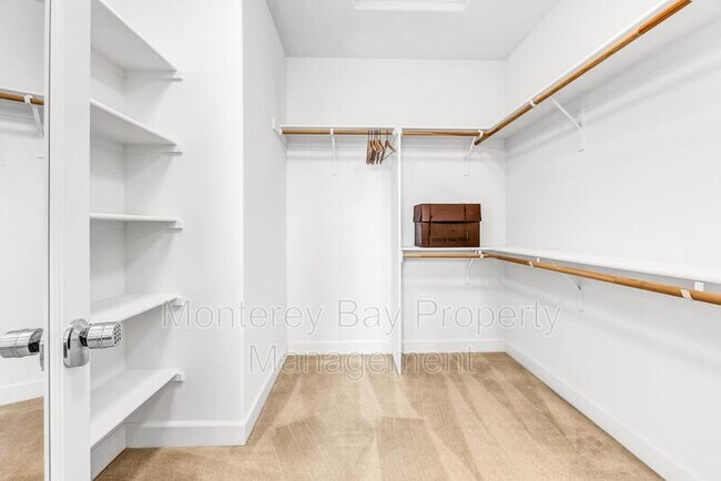 Building Photo - 228 9th St