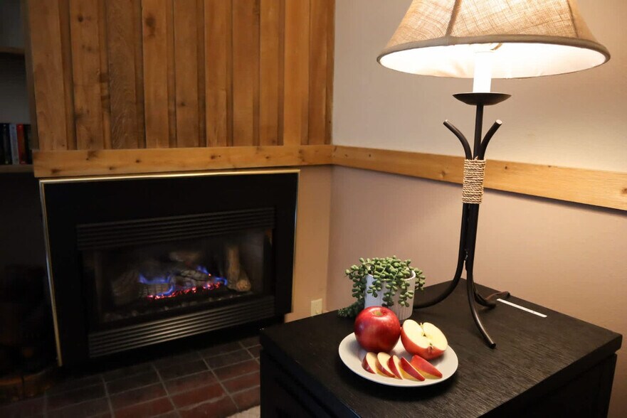 Building Photo - 455 Village Rd