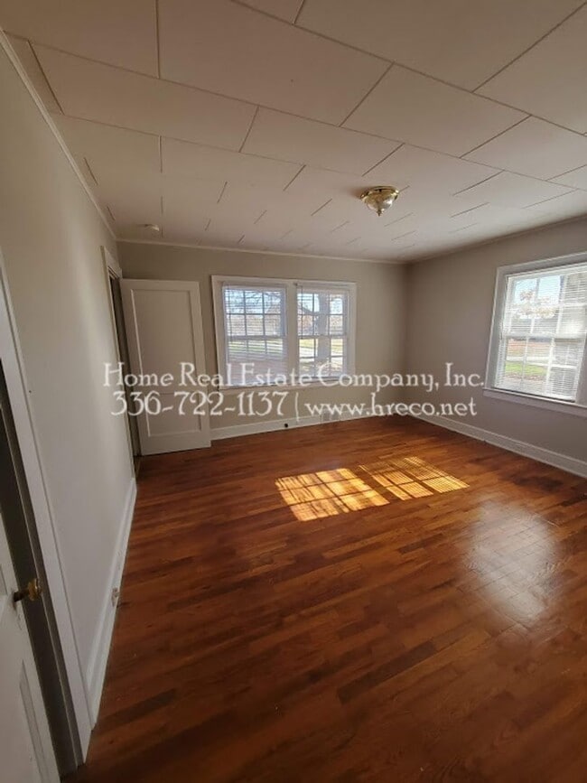Building Photo - 1354 Westbrook Plaza Dr