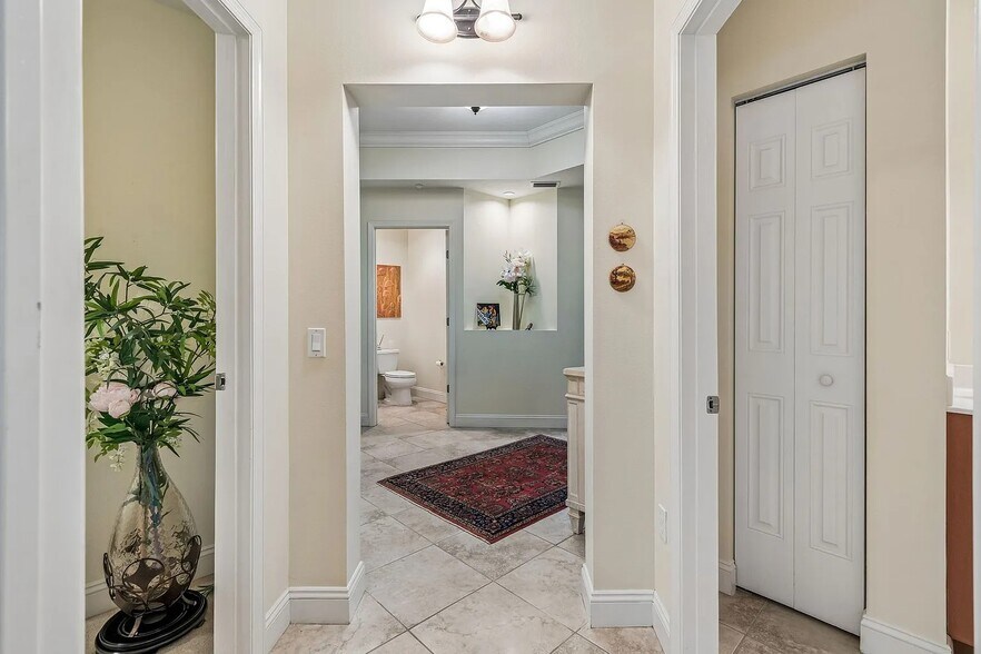 Building Photo - 7702 Lake Vista Ct