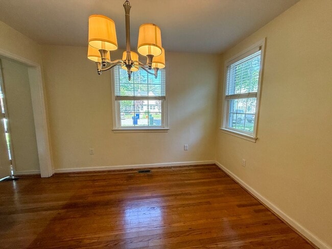 Building Photo - Beautiful 3BR/1.5BA Home in Newport News, VA - Move-in Ready!