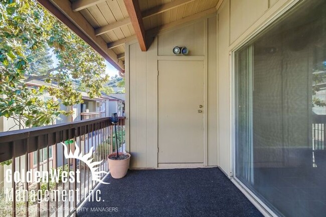 Building Photo - Comfortable 2Bdm 2Ba Home in Adobe Falls C...