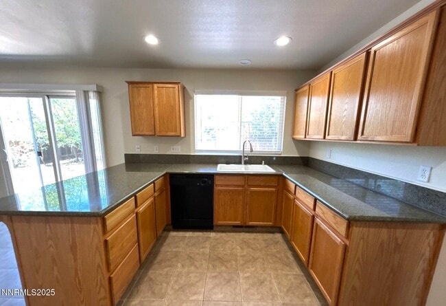 Building Photo - 5153 Lorenzo Ln