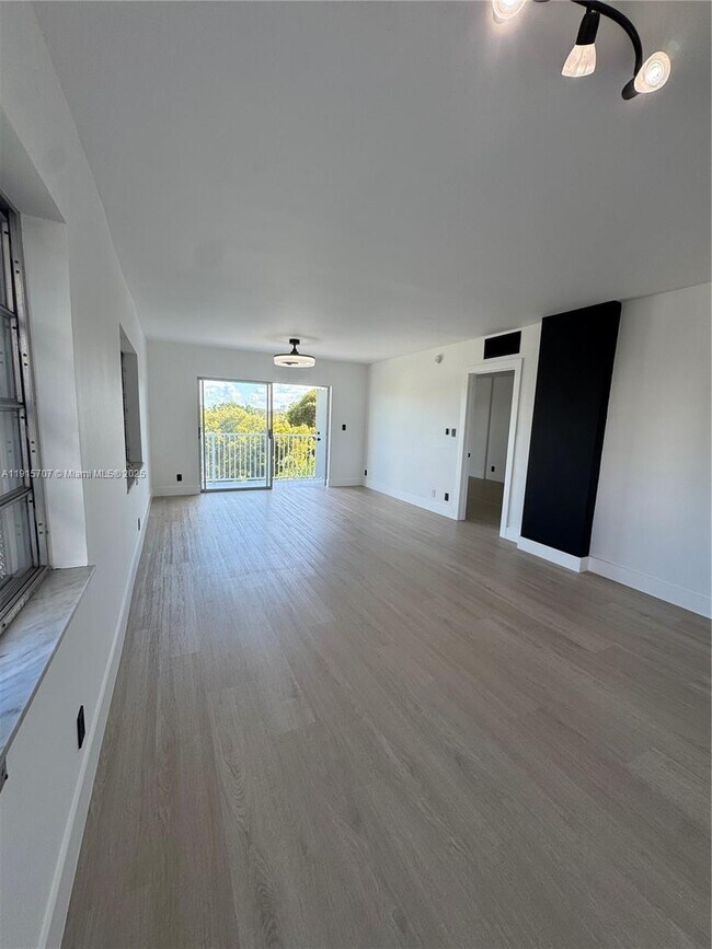 Building Photo - 1701 Washington St