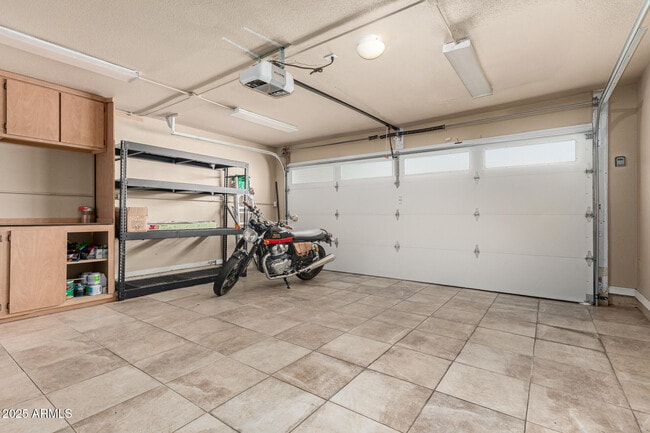 Building Photo - 21 W Pasadena Ave