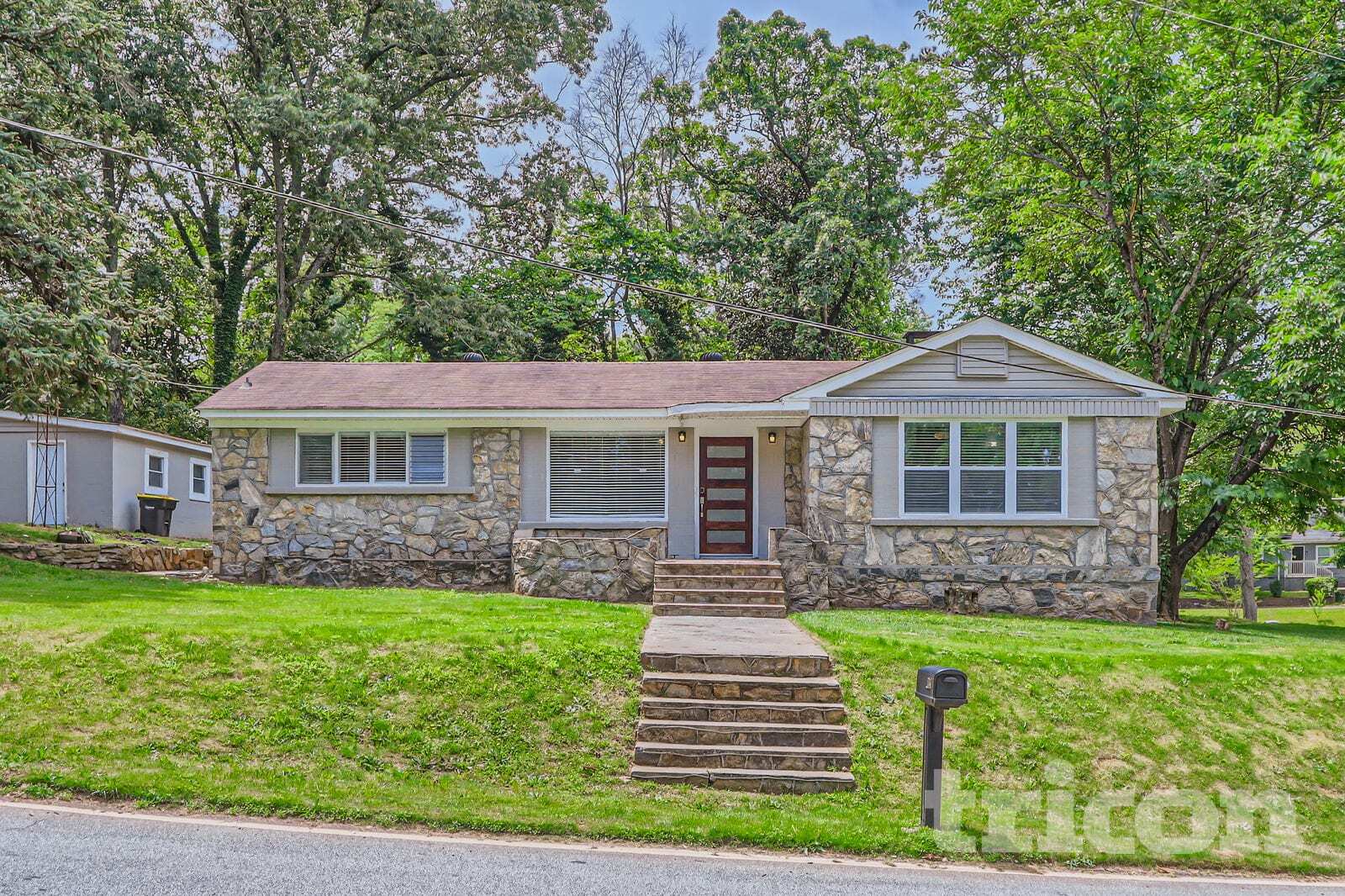 Building Photo - 141 Fairview Dr