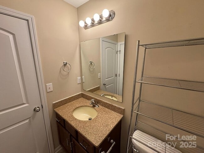 Building Photo - 4183 Broadstairs Dr SW