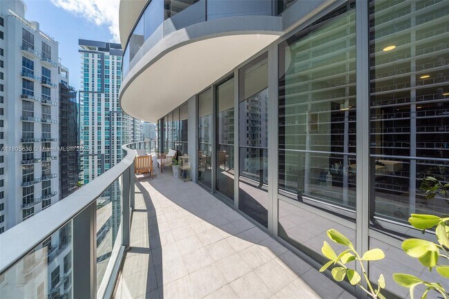 Building Photo - 1000 Brickell Plaza