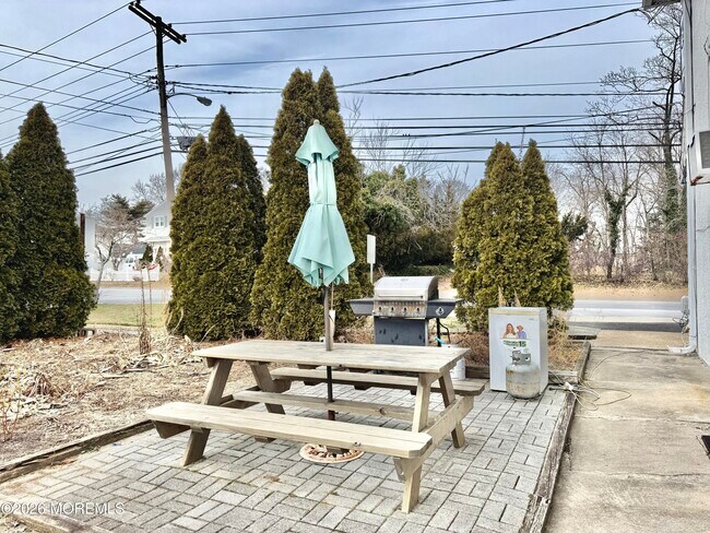 Building Photo - 140 Wall St