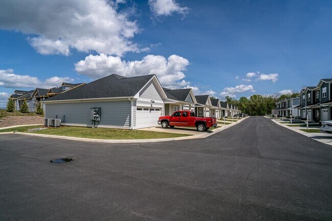 Building Photo - 1550 Crownpoint Dr