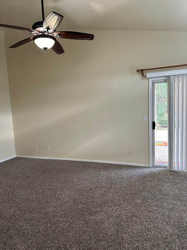 Building Photo - 3/2 Granville in NW Fresno. 3 car garage a...