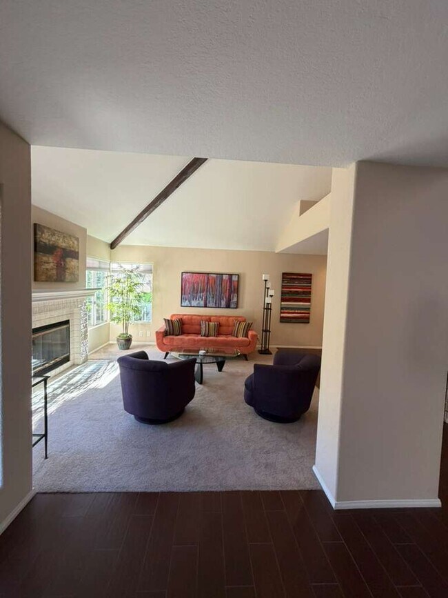 Building Photo - 11816 Caminito Corriente