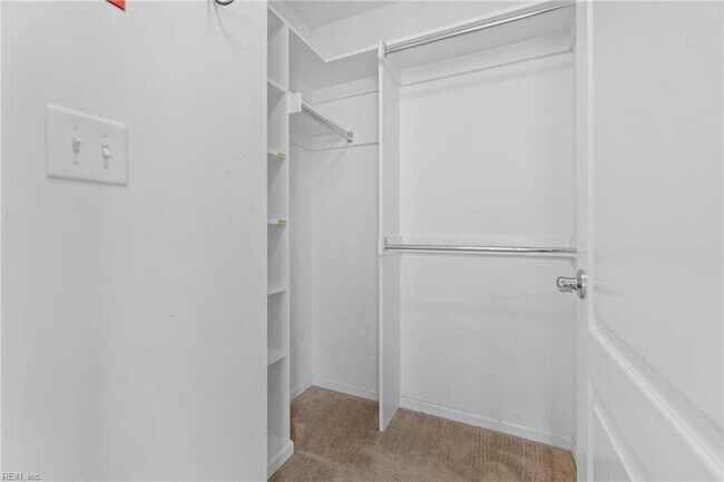 Building Photo - 1526 Hambledon Loop