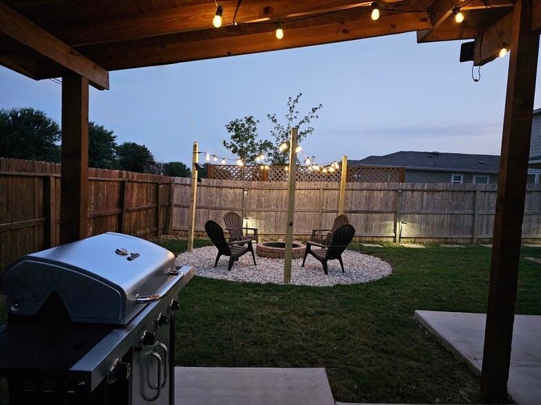 Building Photo - 9618 Silver Mist Way