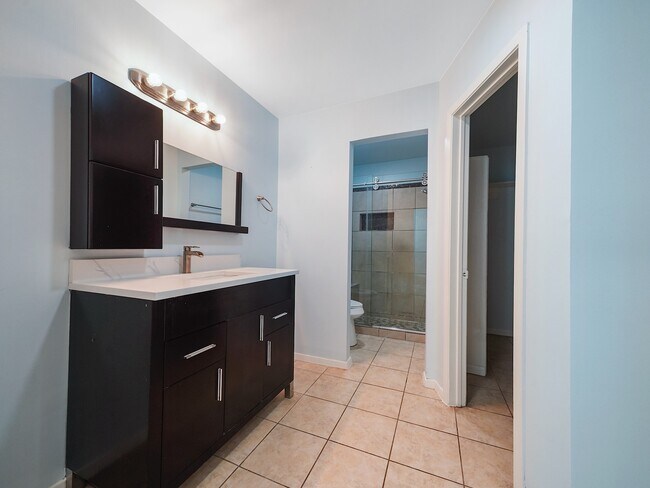 Building Photo - 9534 Cannock Chase Dr