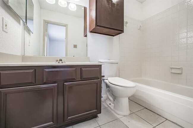 Building Photo - 12500 Brookglade Cir