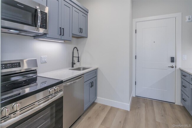 Building Photo - 124 S Main St