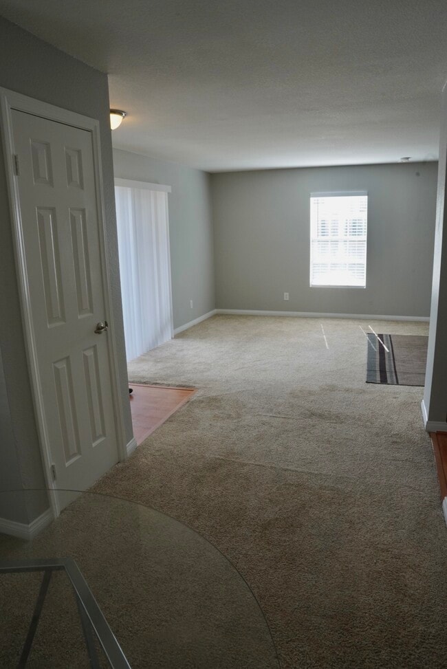 Building Photo - 2090 Highpointe Dr