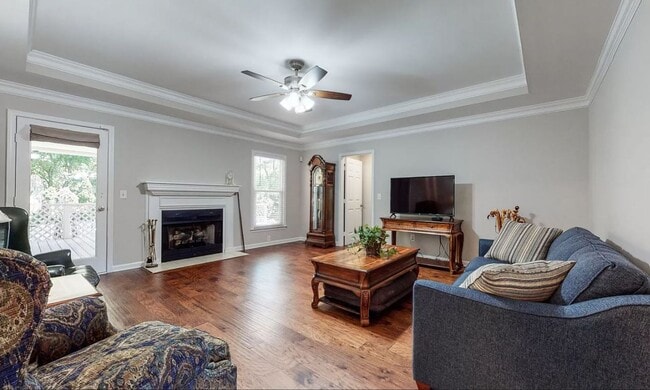 Building Photo - 1503 Birchwood Cir