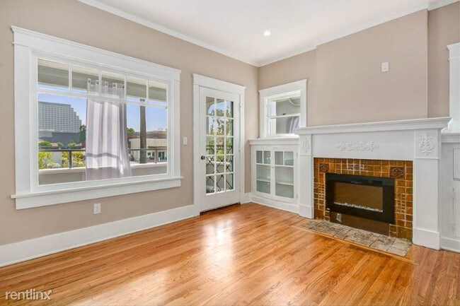 Building Photo - 1136 N Columbus Ave