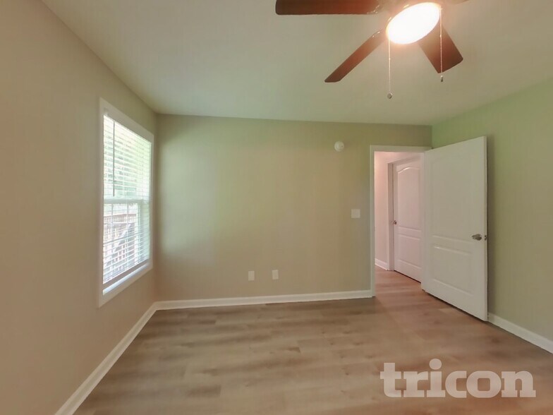 Building Photo - 1226 Bolton Dr