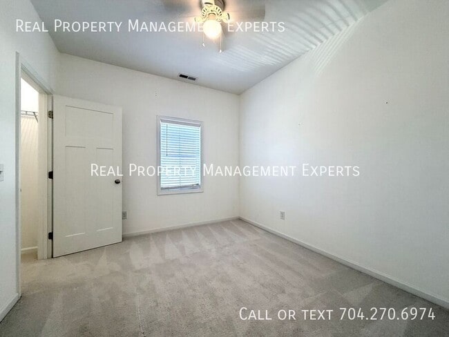 Building Photo - 269 W G St