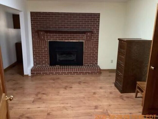 Building Photo - Spacious Home in Leesville
