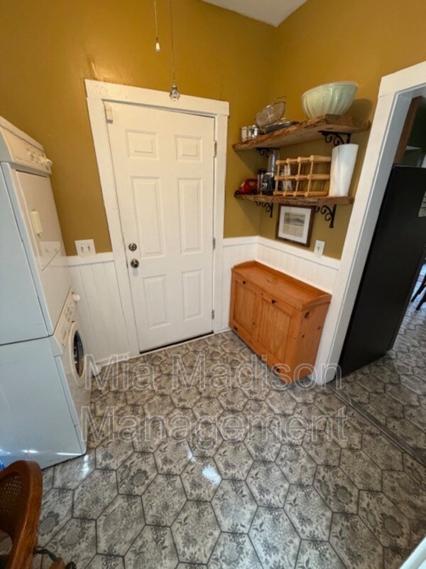 Building Photo - 547 E Macon St