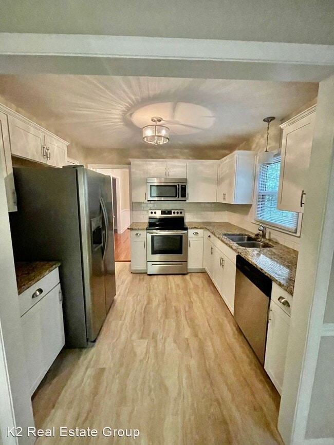 Building Photo - 4 br, 2.5 bath House - 2736 Lawton Bluff Road