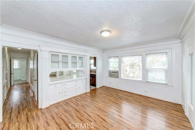 Building Photo - 1308 S Van Ness Ave