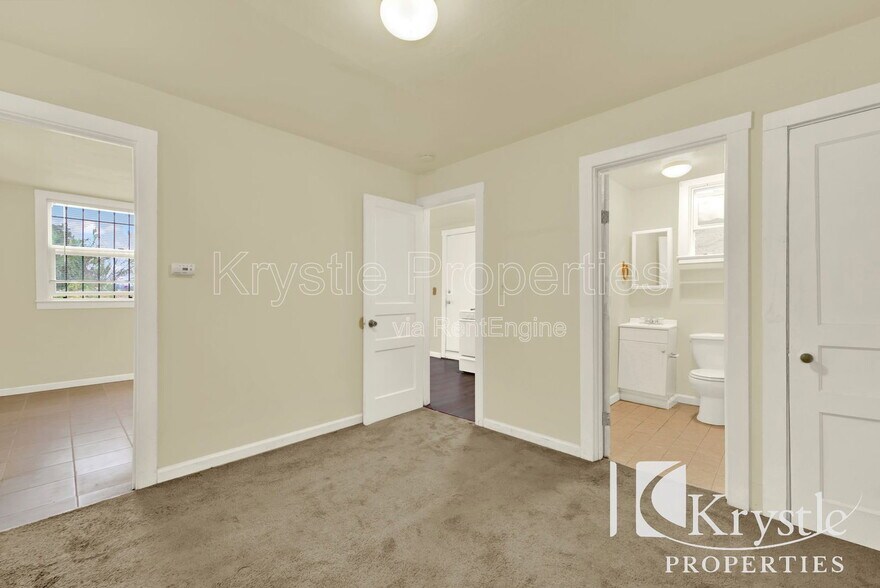 Building Photo - 505 Hichborn St
