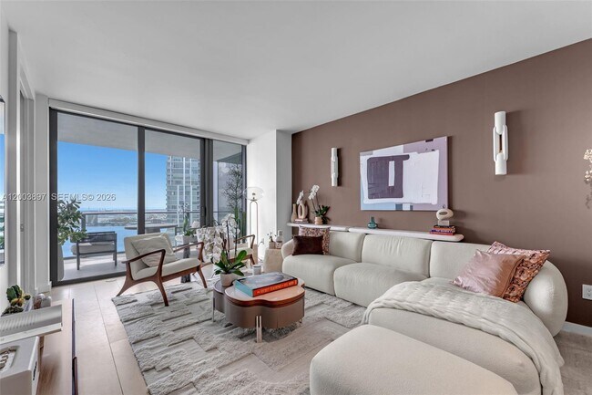 Building Photo - 650 NE 32nd St