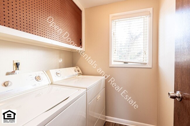 Building Photo - 10512 Brandywine Dr