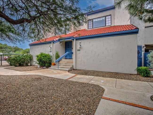 Building Photo - 2 Bedroom, 2 Bath