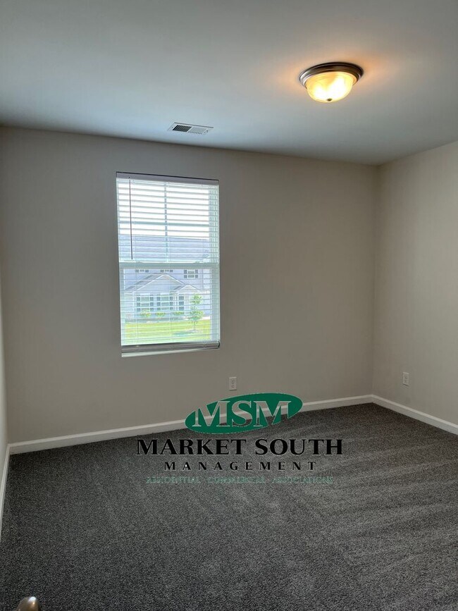 Building Photo - Rice Creek!  Port Wentworth **Rent Special...