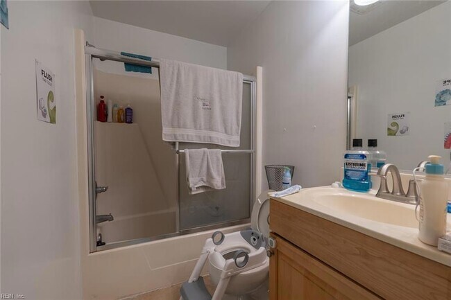 Building Photo - 5479 Lynbrook Landing