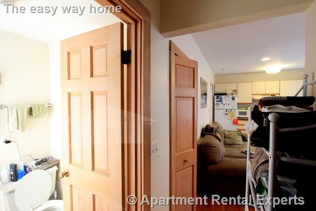 Building Photo - 43 Ivaloo St