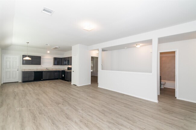 Building Photo - 8606 Doris Oaks Cir
