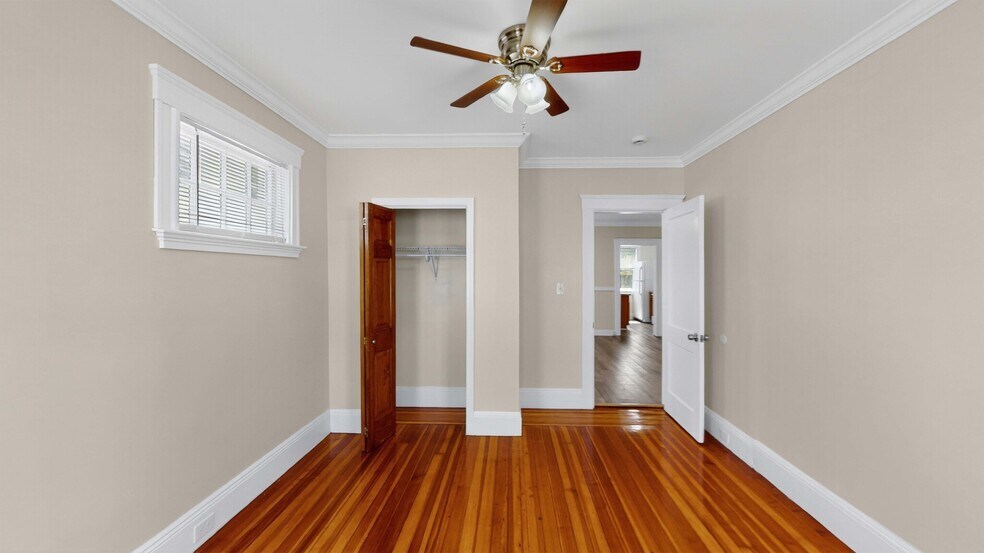 Building Photo - 8 Ropes St