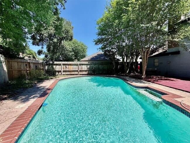 Building Photo - 6714 Brittany Park Ln