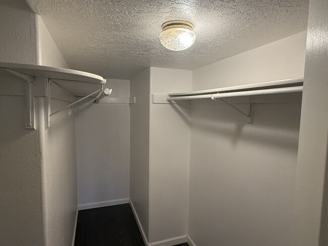 Building Photo - 10538 Olympic St NW