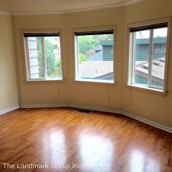 Building Photo - 3216 E Madison St