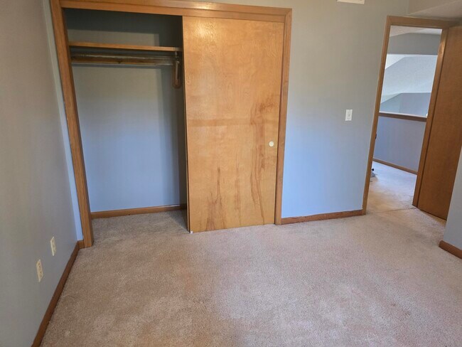 Building Photo - 3929 Balsam Dr