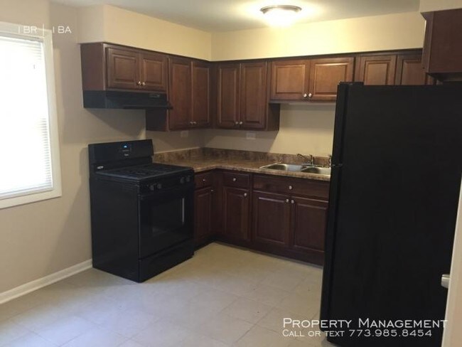 1 bedroom in Joliet IL 60432 - 918 Parkwood Dr Joliet IL 60432