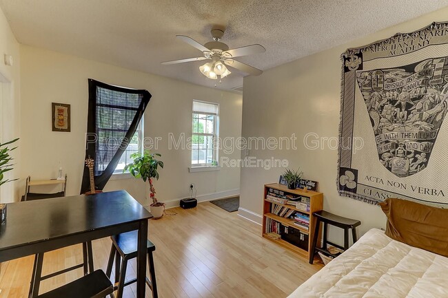 Building Photo - 35 Ashton St