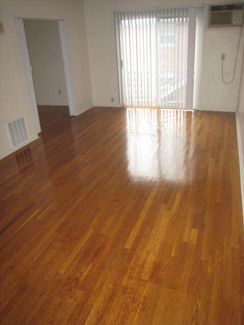Primary Photo - 1356 Royalty Ct